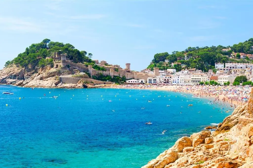 Nuevo, Espacioso Y Confortable Con Pkg Y Piscina Tossa de Mar Spain